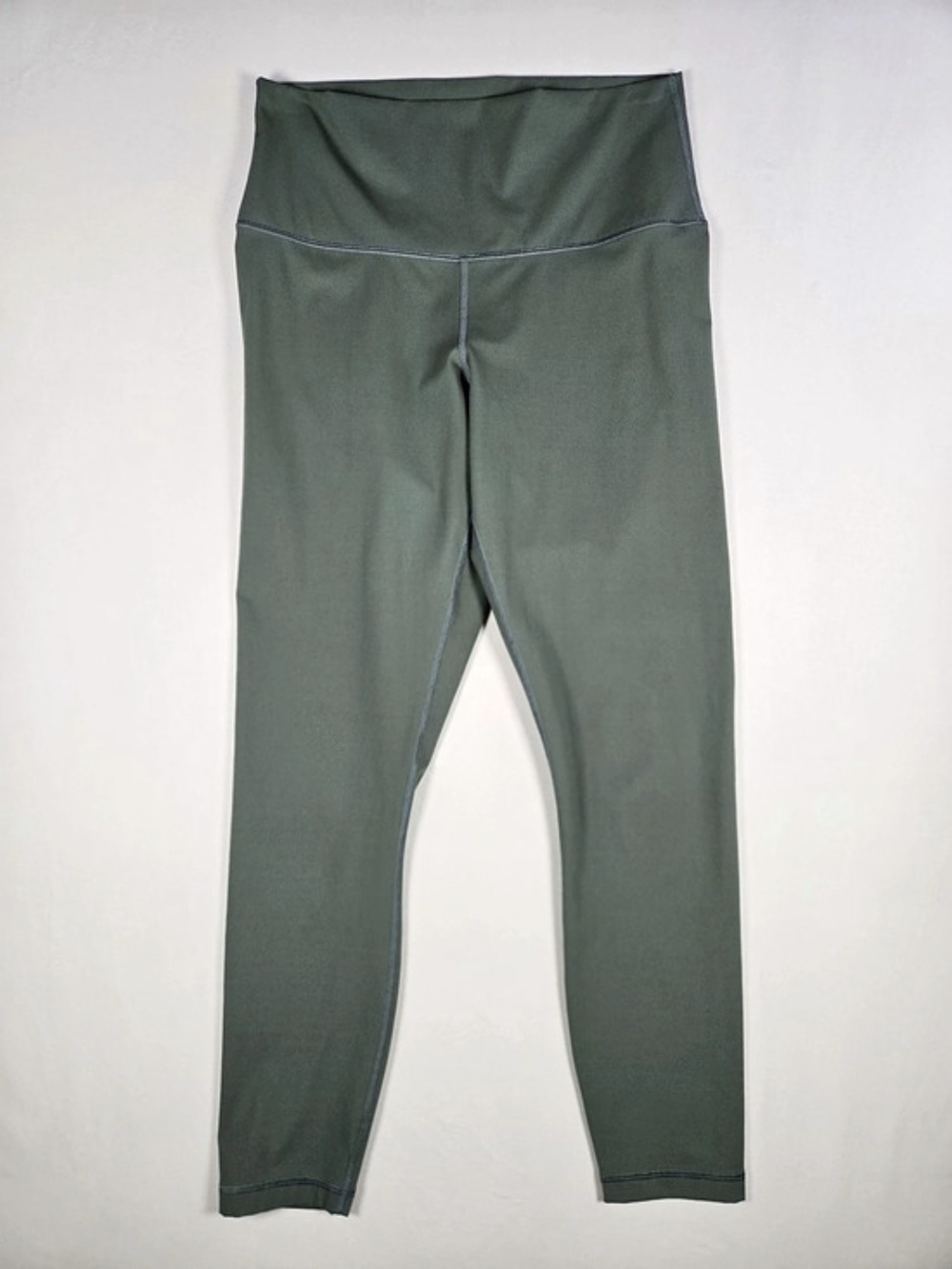Everlane Perform Ankle Leggings in Pine Green Size Medium Excellent Condition